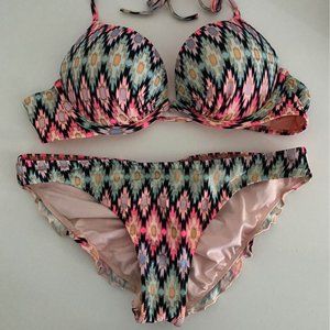Victoria’s Secret | 34A small push up swimsuit